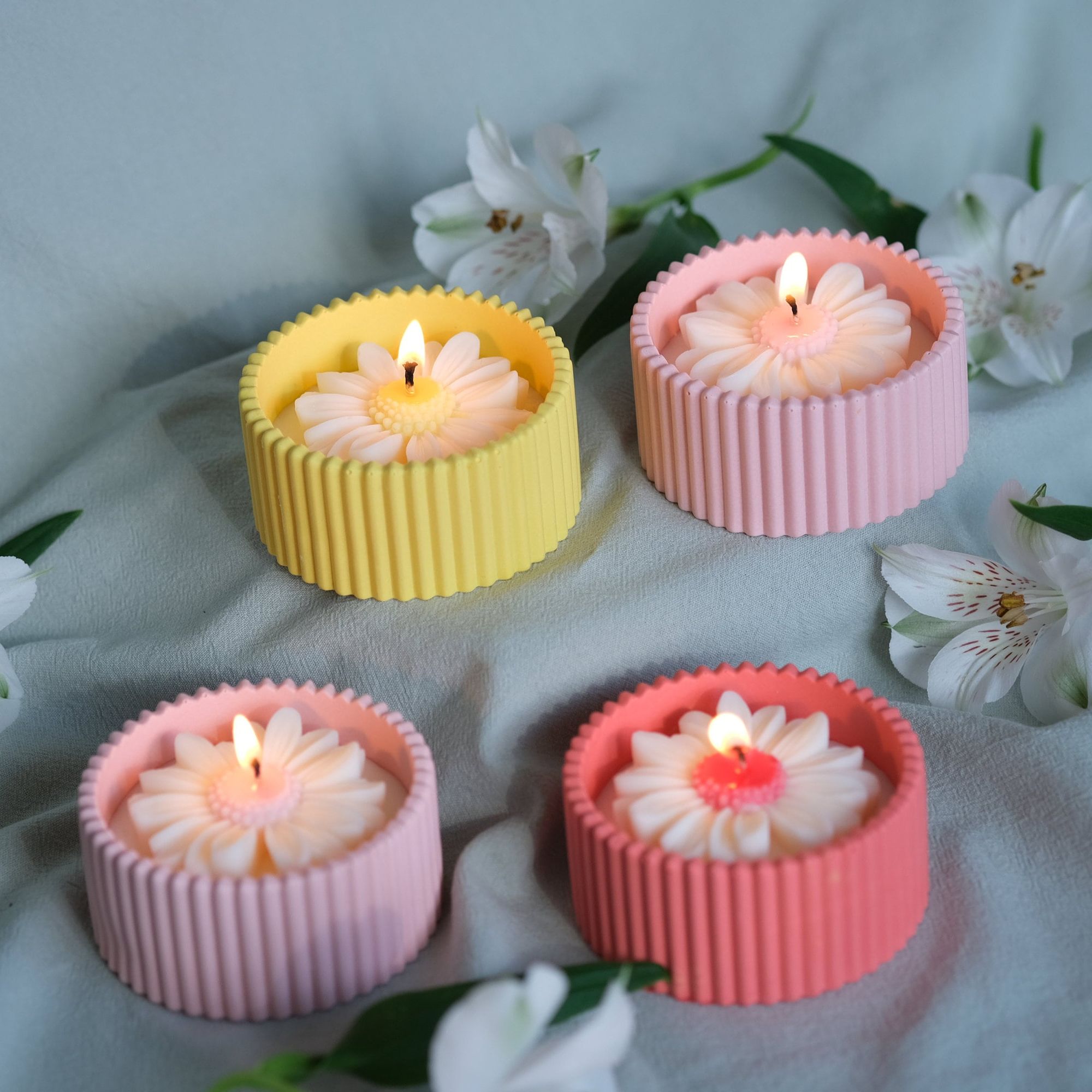 (1 Pc) Stylish Scented Pot Candle with Daisy Flower | Perfect for Relaxation & Décor! | Daisy flower candle | Pot Candle | Candle